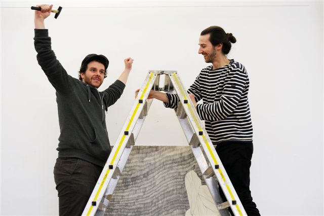 Aufbau der Auswahlausstellung des Cusanuswerks in der Galerie im Volkspark, Foto: Sophia Kesting