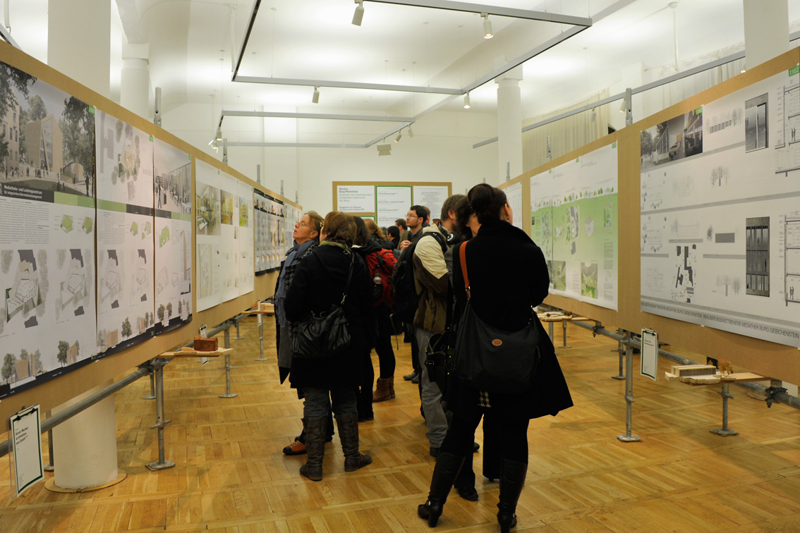 Ausstellung „Neubau BURG Mediathek“ in der Burg Galerie im Volkspark vom 18. Januar bis 5. Februar 2012. Foto: Udo W. Beier