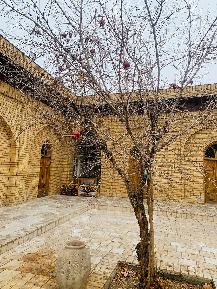 Hof des Crafts Development Center Margilan, Usbekistan